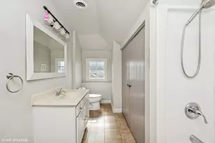 306 E Diggins St, Harvard, IL 60033 - Photo 15