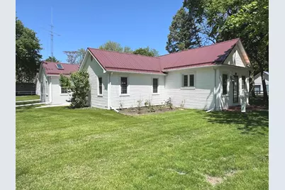 516 W 2nd Street, Momence, IL 60954 - Photo 3