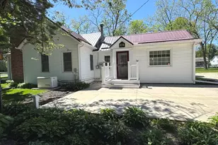 516 W 2nd St, Momence, IL 60954 - Photo 1