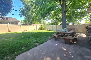 330 W 2nd S St, Chebanse, IL 60922 - Photo 7