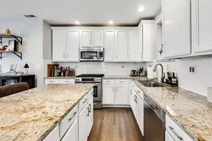 308 W Evergreen Ave, Chicago, IL 60610 - Photo 7