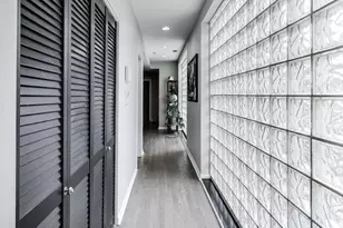 308 W Evergreen Ave, Chicago, IL 60610 - Photo 9