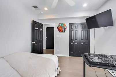 308 W Evergreen Avenue #2, Chicago, IL 60610 - Photo 15