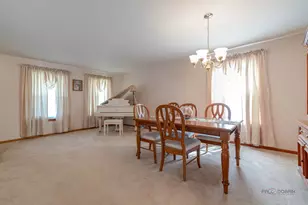 1094 Holly Dr, Antioch, IL 60002 - Photo 7