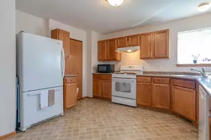 1094 Holly Dr, Antioch, IL 60002 - Photo 13