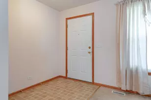 1094 Holly Dr, Antioch, IL 60002 - Photo 5