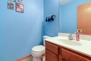 1094 Holly Dr, Antioch, IL 60002 - Photo 9