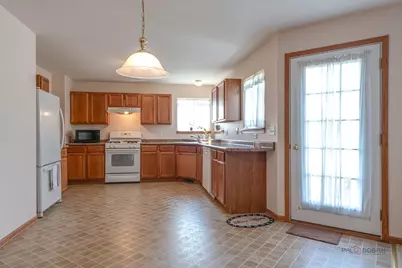 1094 Holly Drive, Antioch, IL 60002 - Photo 15