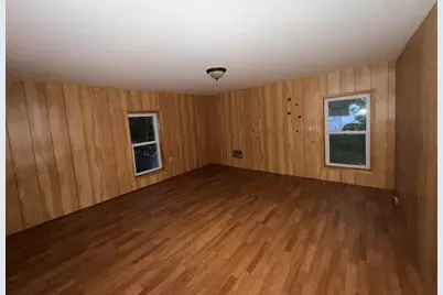 208 W Oak Street, Carrier Mills, IL 62917 - Photo 23