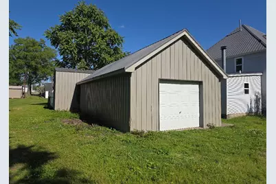 208 W Oak Street, Carrier Mills, IL 62917 - Photo 25