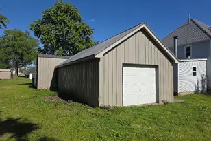208 W Oak St, Carrier Mills, IL 62917 - Photo 25