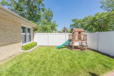 9858 S Springfield Avenue, Evergreen Park, IL 60805 - Photo 29