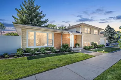 9858 S Springfield Avenue, Evergreen Park, IL 60805 - Photo 1
