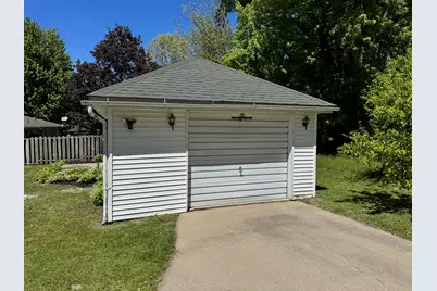 606 E Silk Street, Mount Carroll, IL 61053 - Photo 9