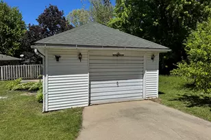 606 E Silk St, Mount Carroll, IL 61053 - Photo 9