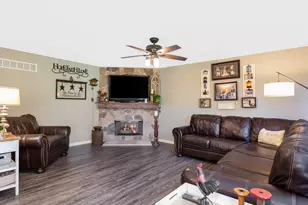 1215 Callaway Dr N, Shorewood, IL 60404 - Photo 7