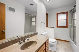 412 W Camp McDonald Rd, Prospect Heights, IL 60070 - Photo 25