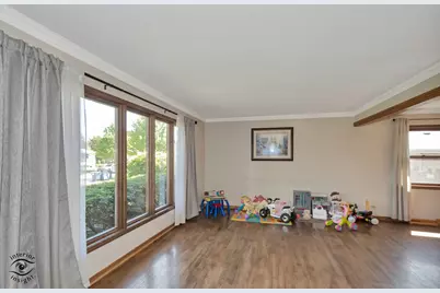 825 Walnut Drive, Darien, IL 60561 - Photo 5