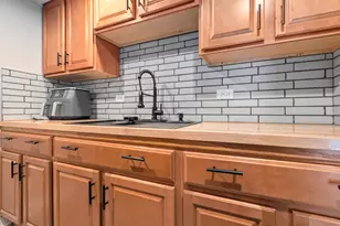 3240 N Manor Dr, Lansing, IL 60438 - Photo 7