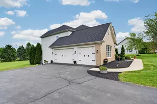 5N915 Baker Hill Ct, Saint Charles, IL 60175 - Photo 11