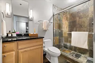 510 W Erie St, Chicago, IL 60654 - Photo 25