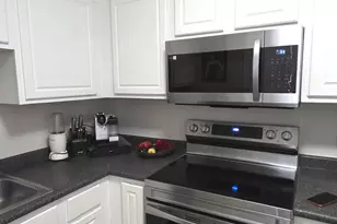 10 E Ontario St, Chicago, IL 60611 - Photo 13
