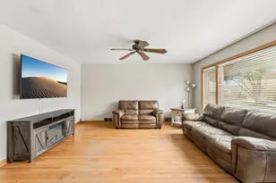 5742 S Rutherford Ave, Chicago, IL 60638 - Photo 3