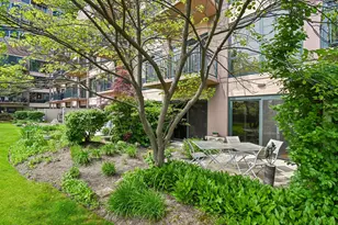 807 Davis St, Evanston, IL 60201 - Photo 25