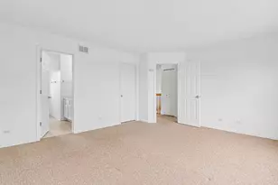 694 W Huron Hills Trail, Round Lake Heights, IL 60073 - Photo 19