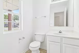 694 W Huron Hills Trail, Round Lake Heights, IL 60073 - Photo 9