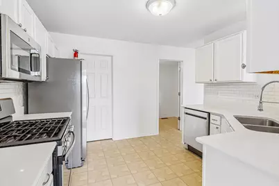 694 W Huron Hills Trail, Round Lake Heights, IL 60073 - Photo 13