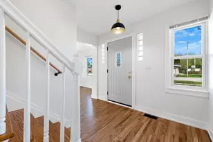 8742 S Washtenaw Ave, Evergreen Park, IL 60805 - Photo 5