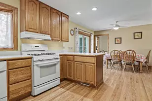 10S287 Alma Ln, Naperville, IL 60564 - Photo 9