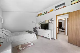 20 N Oltendorf Rd, Streamwood, IL 60107 - Photo 11