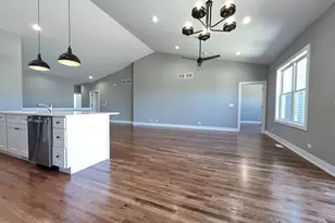 970 Meadow Ln, Marengo, IL 60152 - Photo 11