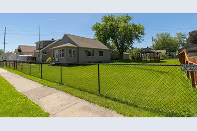 1716 10th Avenue, East Moline, IL 61244 - Photo 3