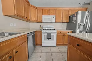 2819 Gill St, Bloomington, IL 61704 - Photo 7