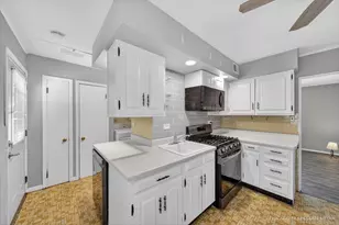 1185 S Edgewood Ave, Lombard, IL 60148 - Photo 7
