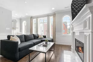 910 W Fullerton Ave, Chicago, IL 60614 - Photo 3