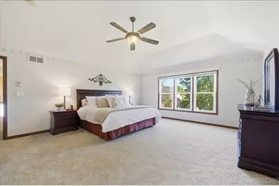 811 W Thornwood Drive, South Elgin, IL 60177 - Photo 13