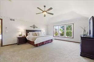 811 W Thornwood Dr, South Elgin, IL 60177 - Photo 13
