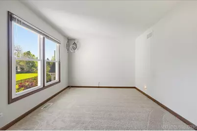 811 W Thornwood Drive, South Elgin, IL 60177 - Photo 15