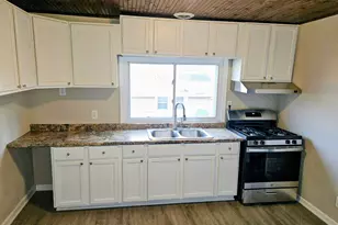 1320 S 13th St, Pekin, IL 61554 - Photo 3