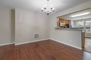 101 Driscoll Ln, Wood Dale, IL 60191 - Photo 7