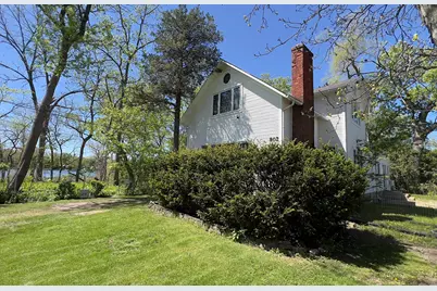 902 N Lake Shore Drive, Round Lake Beach, IL 60073 - Photo 1