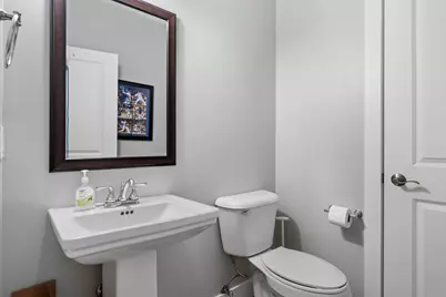 711 Cox Court, Leclaire, IA 52753 - Photo 7
