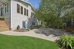 4140 Portage Ln, Hoffman Estates, IL 60192 - Photo 25