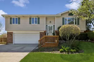 4140 Portage Ln, Hoffman Estates, IL 60192 - Photo 3