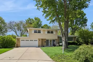 323 Vine St, Wilmette, IL 60091 - Photo 1