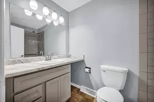 1301 Kingsridge Ct, Normal, IL 61761 - Photo 7